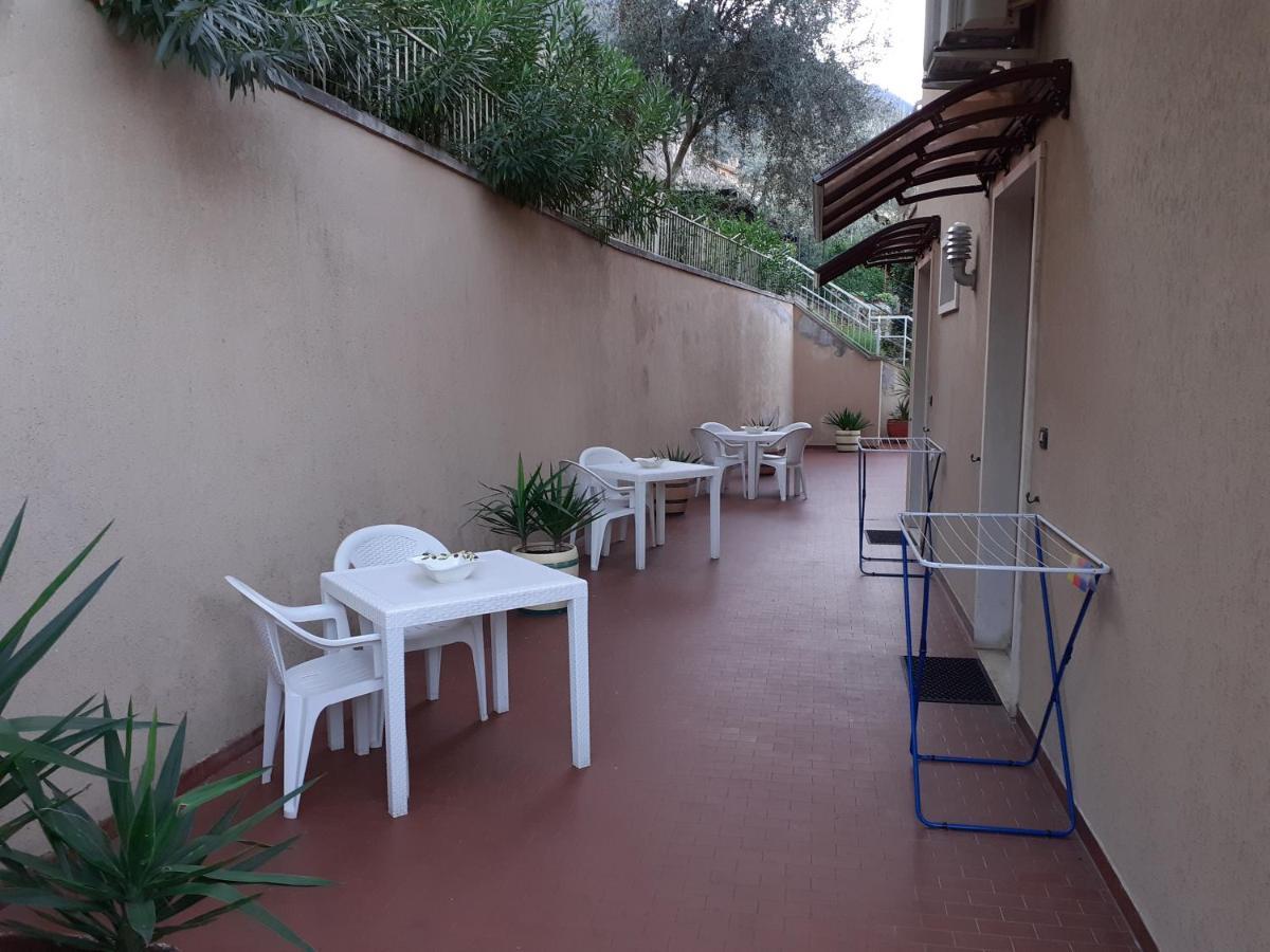 Residence Le Palme Appartamenti Malcesine Exterior photo