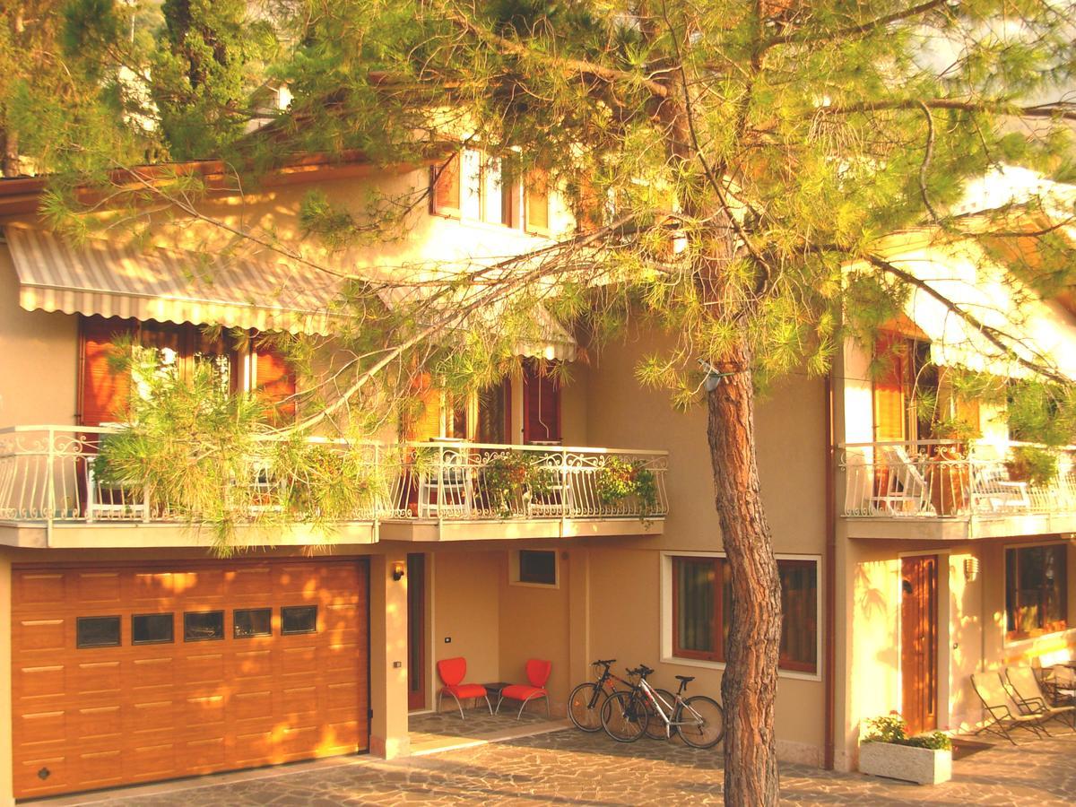 Residence Le Palme Appartamenti Malcesine Exterior photo